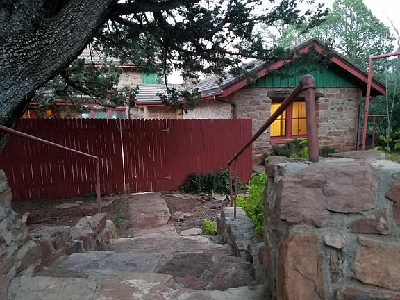 2nd image of 28 Los Lomas Cir