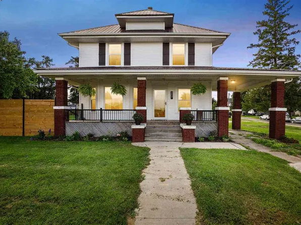 207 N Ash St, Stanwood, IA 52337