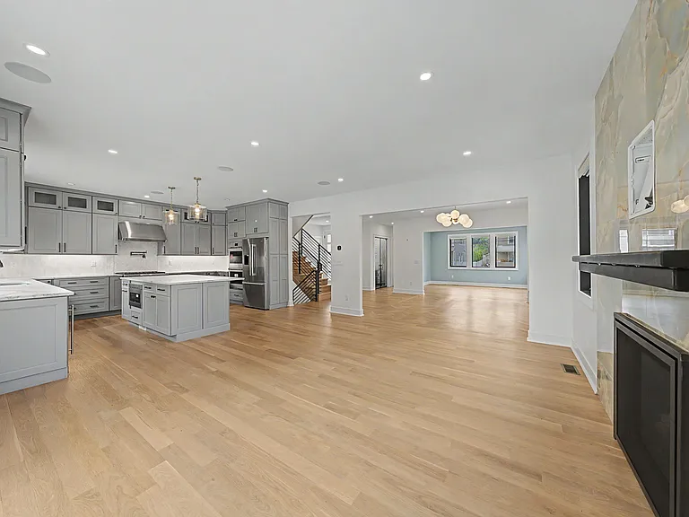 67 Westervelt Pl — Photo 27