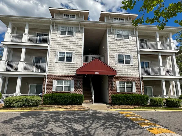 912 Southmoor Dr, Virginia Beach, VA