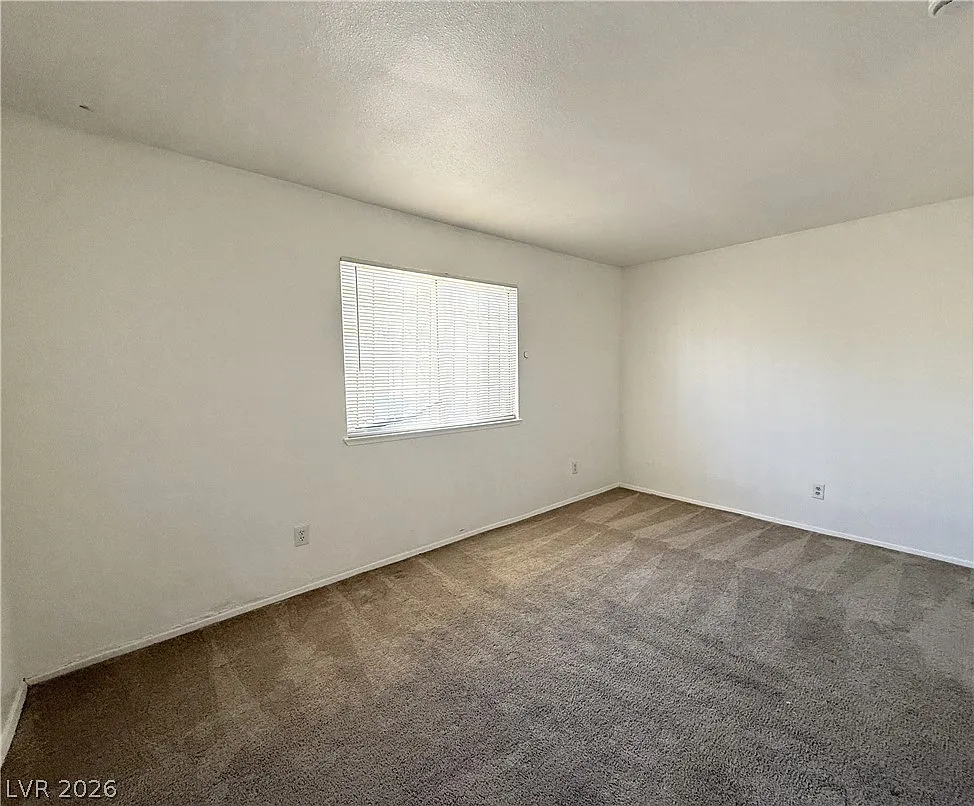 3 bed, 2.0 bath, 1188 sqft, $1,290 — Photo 3