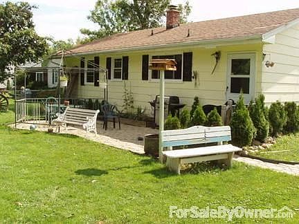 5th image of 9190 Applewood St