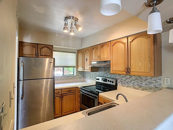 2nd image of 216 Scottsdale Sq #216