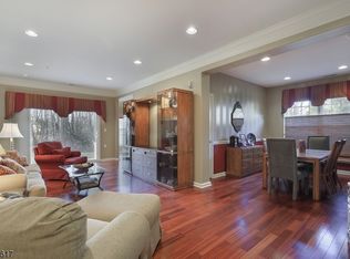 2104 Courtney Ln, Somerset, NJ 08873