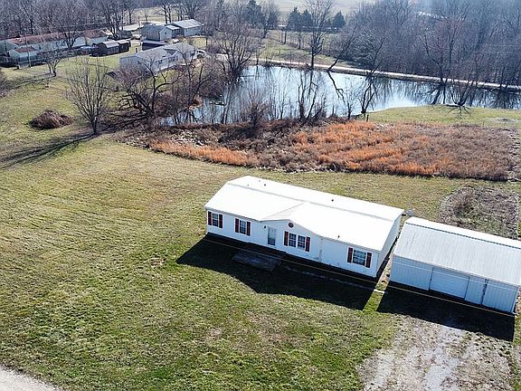 3rd image of 255 Sycamore Ct