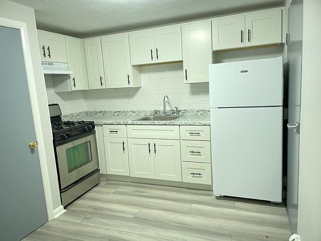 1st image of 33 Bennett Dr #11