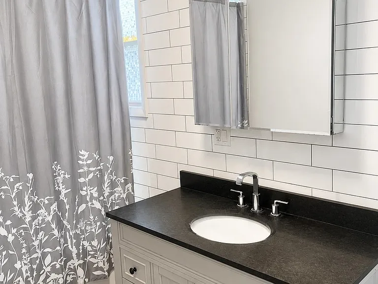 208 John St #2 — Photo 9