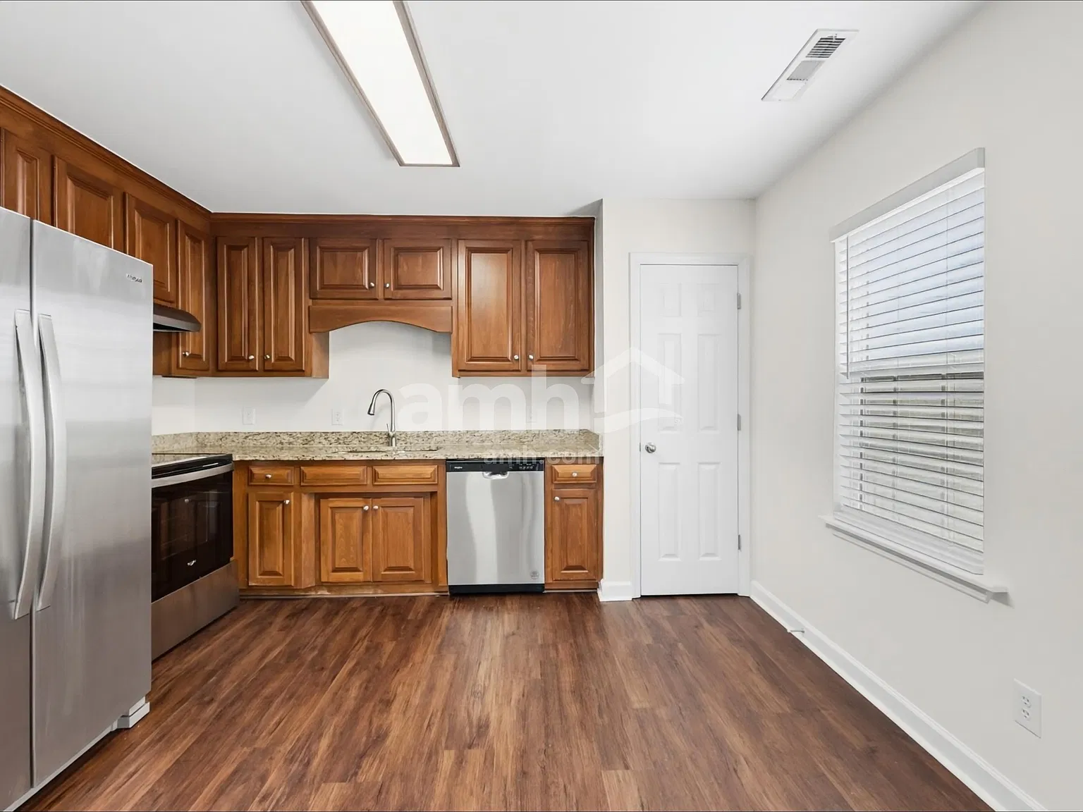 2 bed, 2.5 bath, 1200 sqft, $1,445 — Photo 4