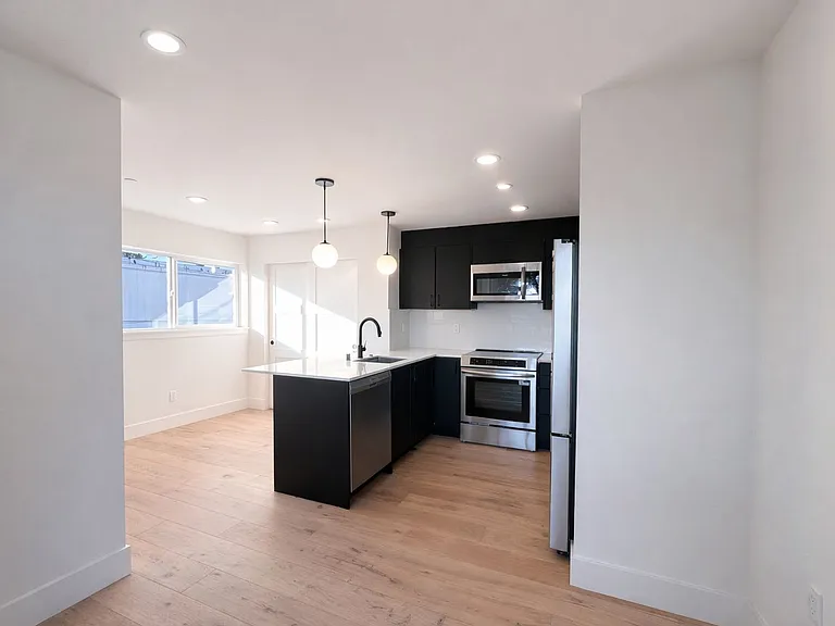 1111 N 76th St #B — Photo 12