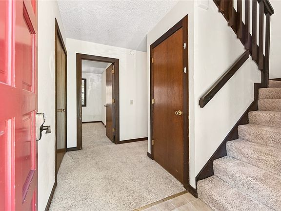 3rd image of 811 Southwood Blvd Unit 11