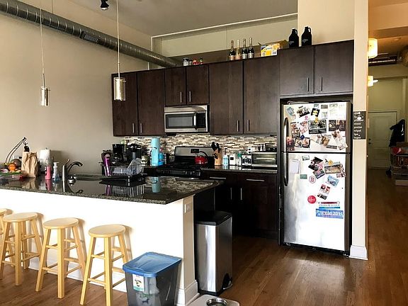 3rd image of 2772 N Milwaukee Ave #223