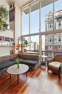 Sold by Triplemint | media 2