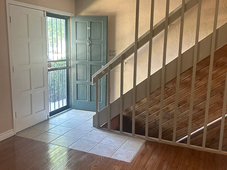 1921 S Oswego Way — Photo 6