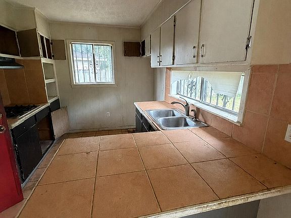 2nd image of 3850 John F Kennedy Blvd