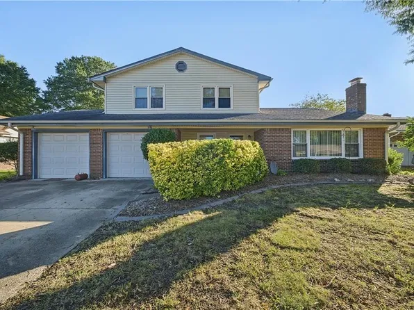 648 Charlecote Dr, Virginia Beach, VA 23464