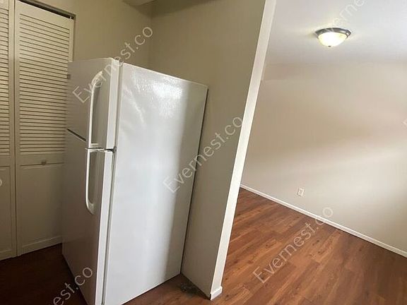 3rd image of 1245 Crestwood Ave APT A