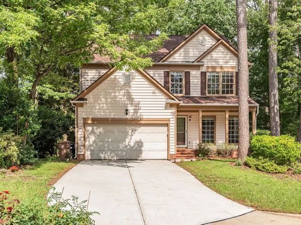 121 Haddonfield Ln, Cary, NC 27513