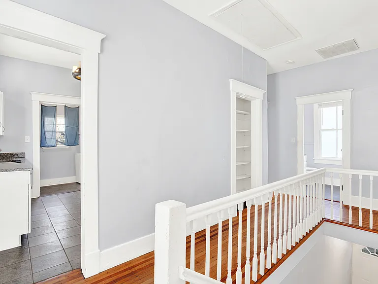 304 W 41st St #B — Photo 7