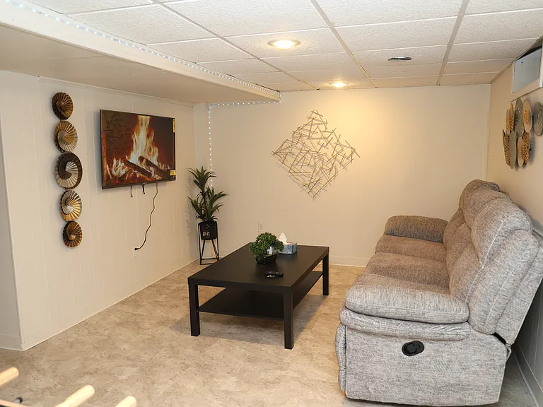 6627 Rockdale St — Photo 28