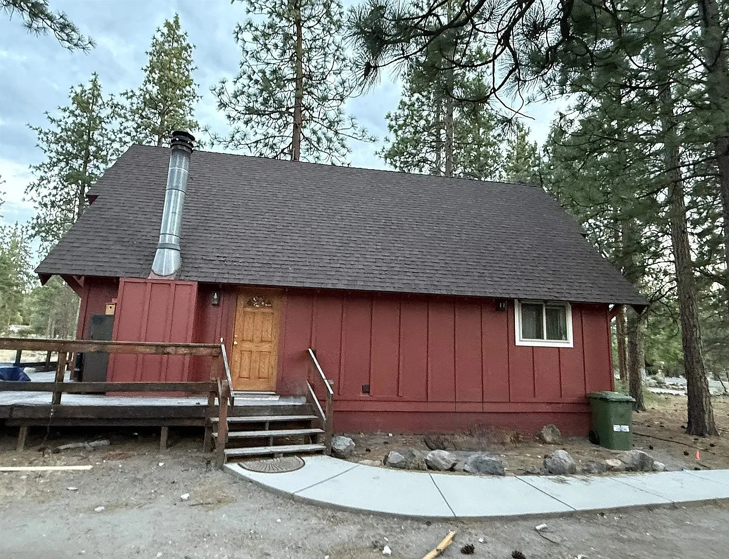 4 bed, 2.0 bath, 1472 sqft, $1,800 — Photo 2