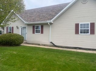 12068 Baneberry Dr APT 8, Roscoe, IL 61073