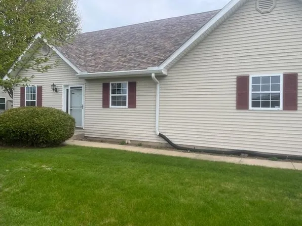 12068 Baneberry Dr APT 8, Roscoe, IL 61073