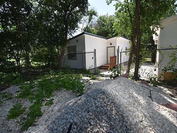 2nd image of 212 McLane St