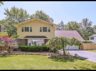 2016 Vermont St, Rolling Meadows, IL 60008