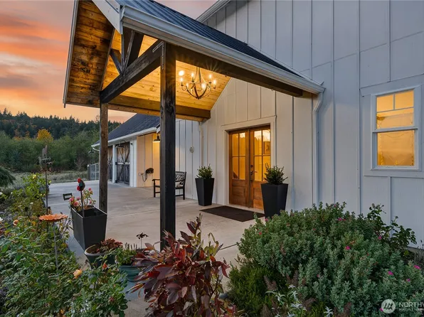 157 Russell Road, Camano Island, WA 98282