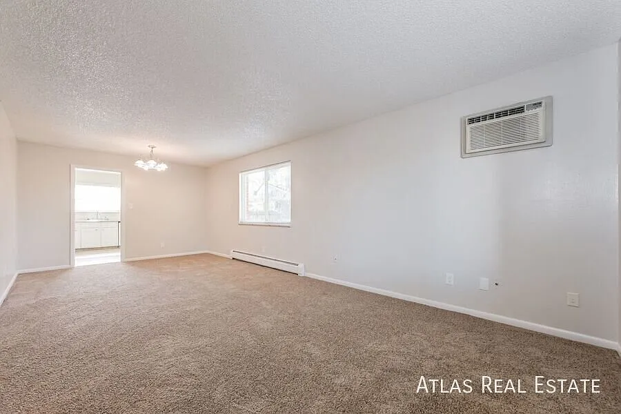 New Carpet And Paint! Bright & Updated In The Heart Of Littleton! — Photo 3