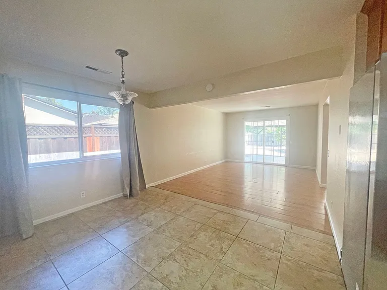 975 Perrelli St — Photo 5