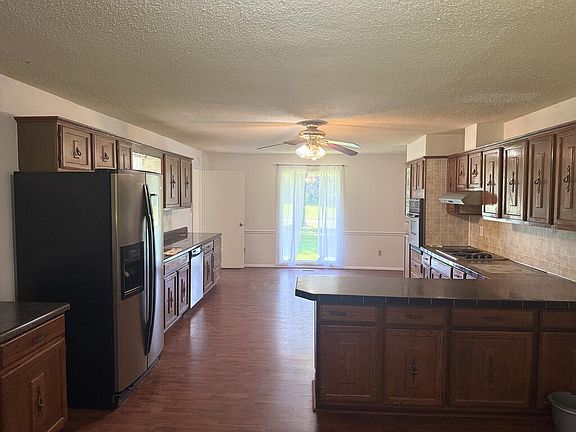 5th image of 855 Old Paris Rd