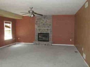 371 Spyglass Hill Dr, Charles Town, WV 25414