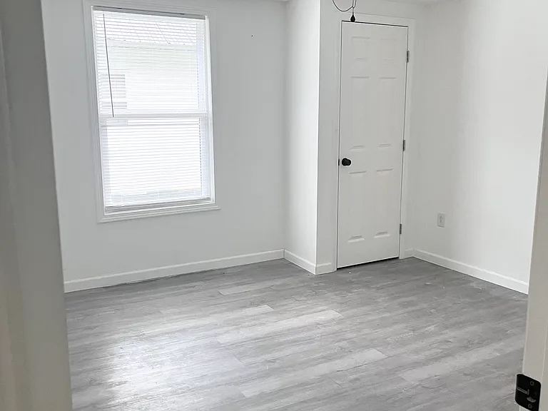 1410 Jones St — Photo 12