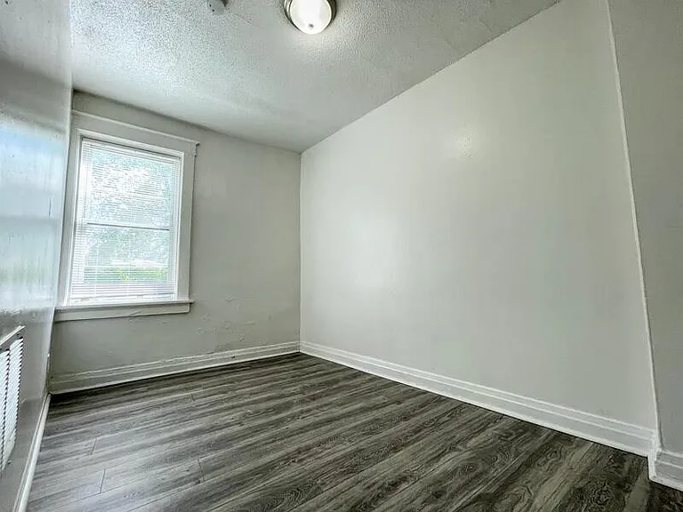 2749 Pestalozzi St #2W — Photo 3