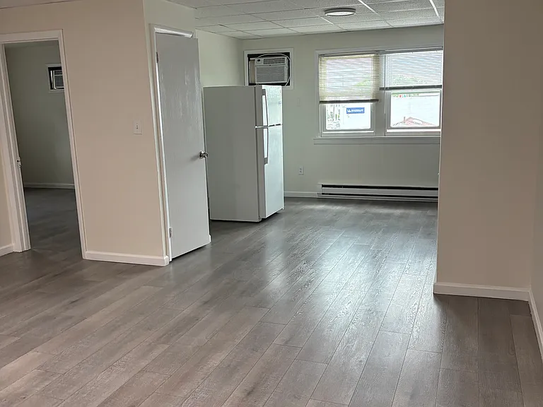 532 N Easton Rd #204 — Photo 2