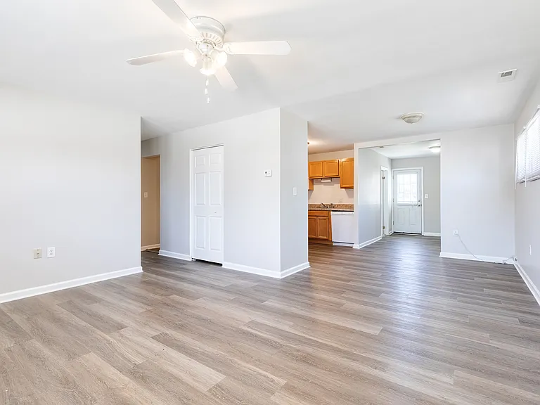 142 Alview Ter — Photo 8