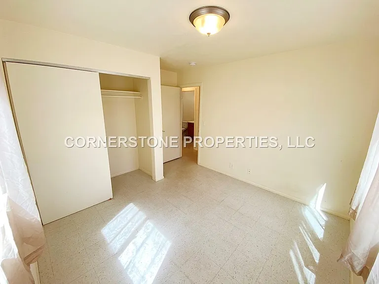 670A Hunalewa St #1 — Photo 8