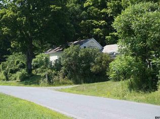 37 Bovie Hill Rd, Hoosick Falls, NY 12090