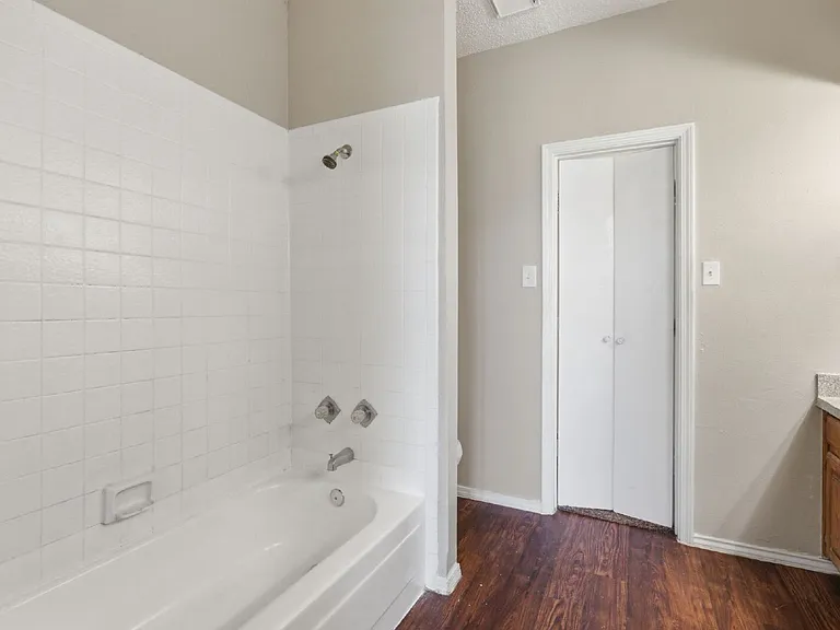 6324 Alissa Dr — Photo 20