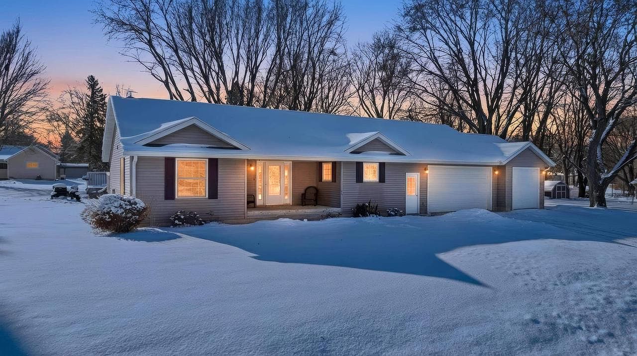 1610 E CLEVELAND STREET, Marshfield, WI 54449 | Zillow
