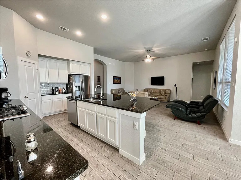 4334 Hemlock Grove Ln — Photo 22