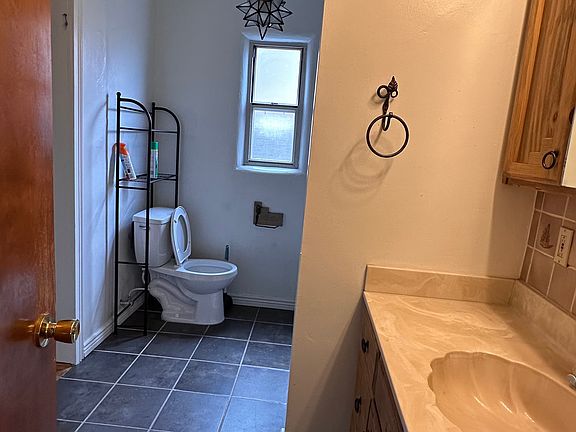5th image of 1808 Truman St NE