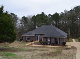 106 Foxdale Dr, Lagrange, GA 30240