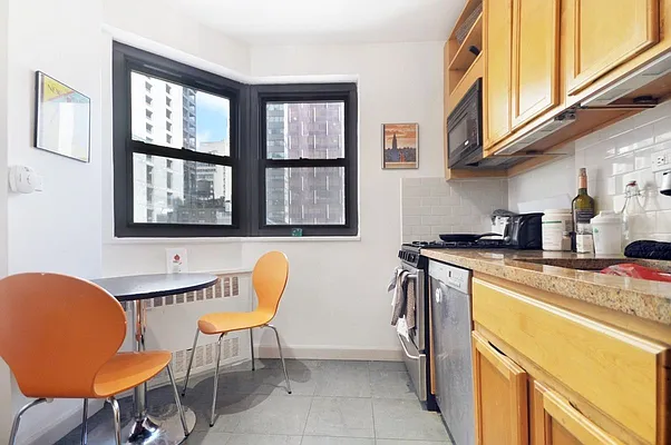 Rented by Compass | media 18