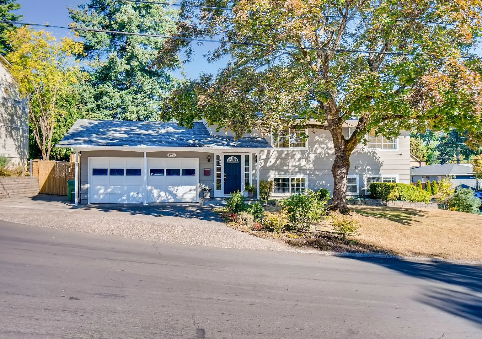 Gorgeous 3 Bed, 2 Bath Spacious House! — Photo 4