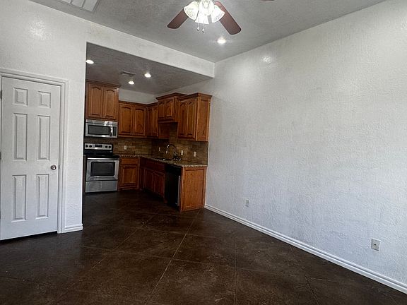 2nd image of 2505 SW A Ave #6