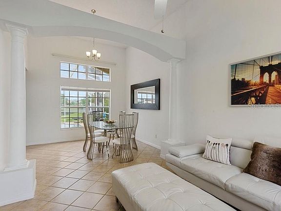 5th image of 1412 Brook Hollow Dr