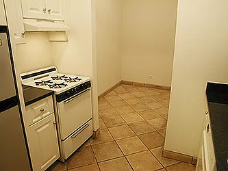 Rented by Verdi Square Realty