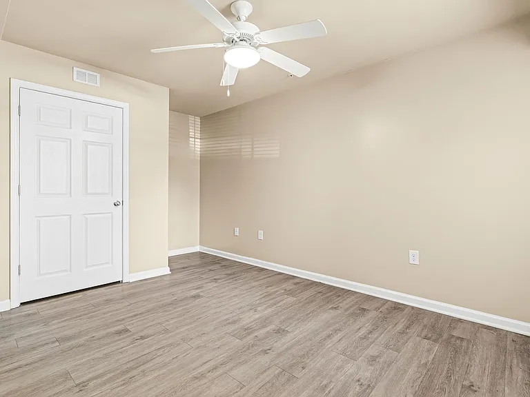 Calvary Trace Apartments — Photo 13